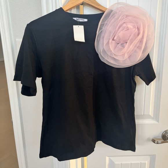 MADONNA & CO BOW FRONT TEE - Picture 2 of 3